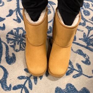 UGG CLASSIC SHORT II CHESTNUT SUEDE SHEEPSKIN WATERPROOF WOMENS BOOTS US 6 / 37